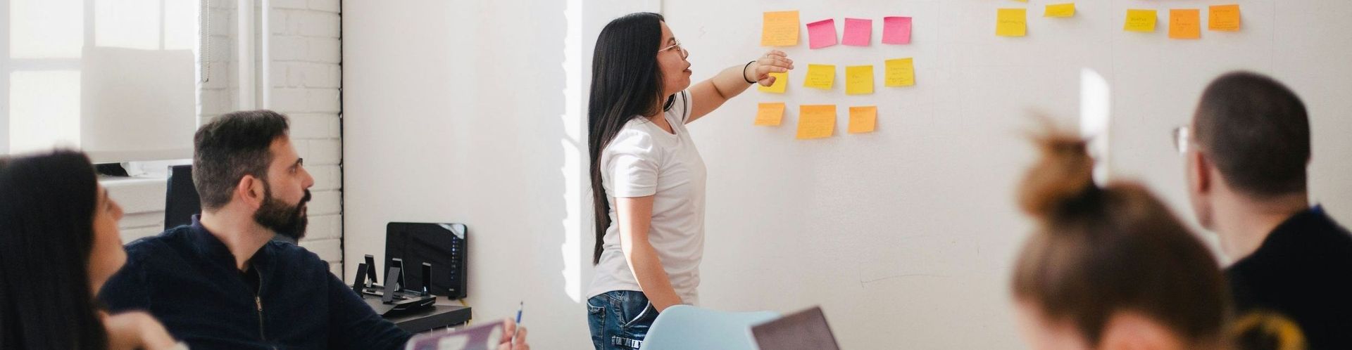 female tech strategist leads digital discovery workshop